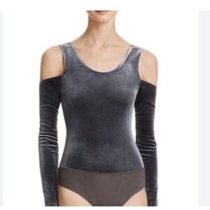 ✳️Charcoal velvet cold shoulder body suit size M